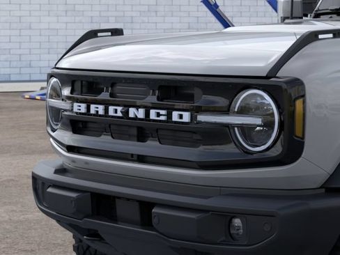 New 2026 Ford Bronco Outer Banks w/ Sasquatch Package AWD/4WD image 19