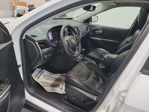 Used 2022 Jeep Cherokee Latitude Lux w/ Sun & Sound Group image 27