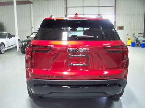 Used 2026 GMC Terrain Elevation w/ Elevation Premium Package image 4