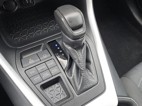 Used 2021 Toyota RAV4 XLE image 24