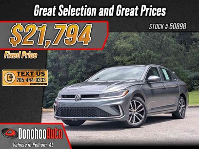 Used 2025 Volkswagen Jetta SE w/ Sunroof Package