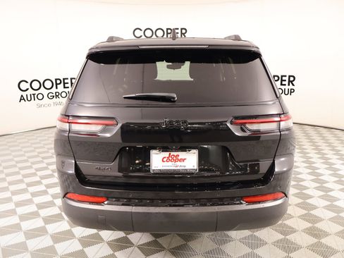 Used 2023 Jeep Grand Cherokee L Laredo image 22