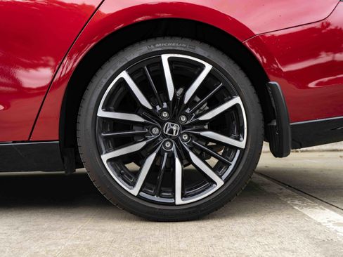 Used 2024 Honda Accord Touring image 15