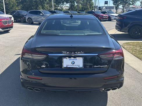 Used 2022 Maserati Quattroporte Modena Q4 AWD/4WD image 9