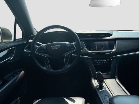 Used 2017 Cadillac XT5 Luxury w/ Driver Awareness Package FWD image 24
