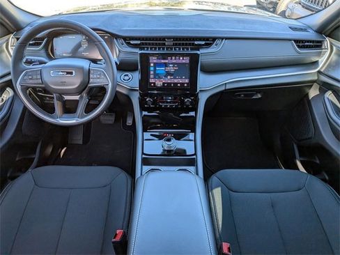 New 2025 Jeep Grand Cherokee L Laredo w/ Luxury Tech Group I image 16