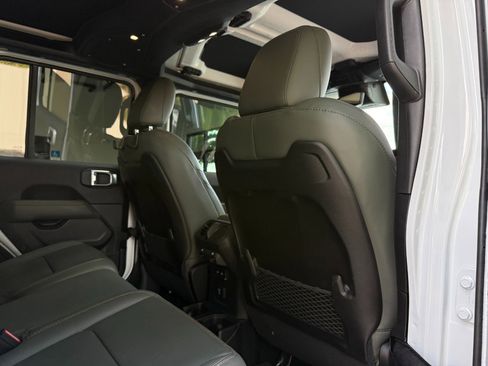 Used 2024 Jeep Gladiator Mojave image 33