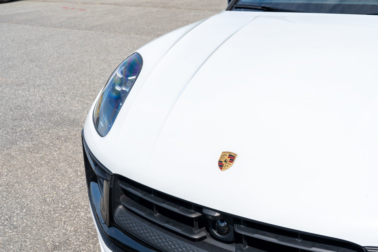 Certified 2024 Porsche Macan AWD/4WD image 18