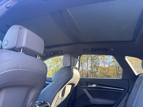 Used 2019 Audi SQ5 Premium Plus w/ Premium Plus Package image 35