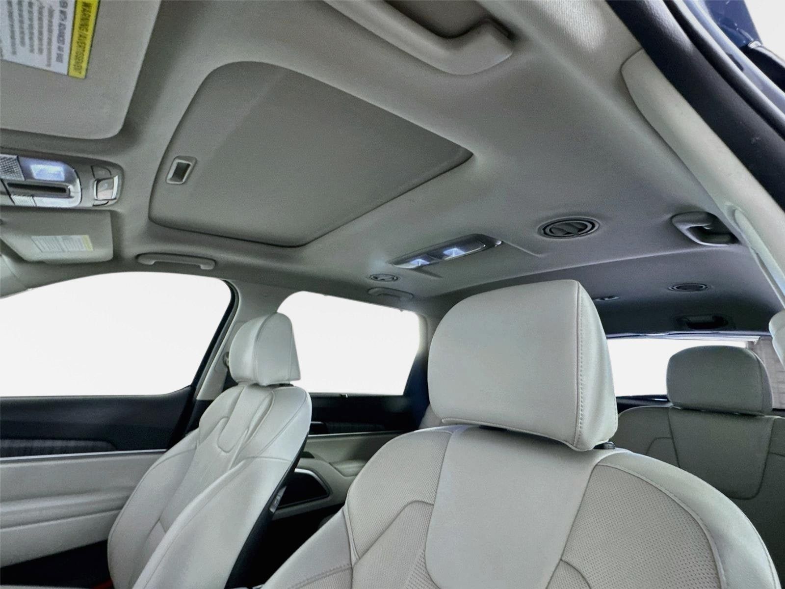Certified 2023 Kia Telluride EX w/ EX Captain's Chair Package FWD image 14