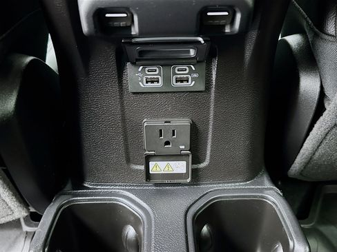 Used 2020 Jeep Gladiator Rubicon AWD/4WD image 16