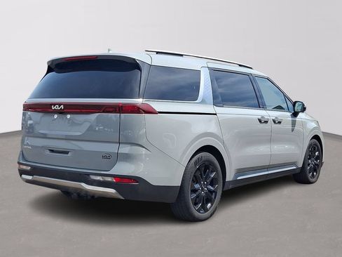 Certified 2024 Kia Carnival SX FWD image 6