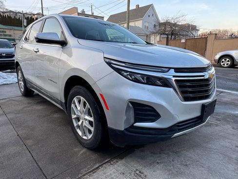 Used 2022 Chevrolet Equinox LT image 3
