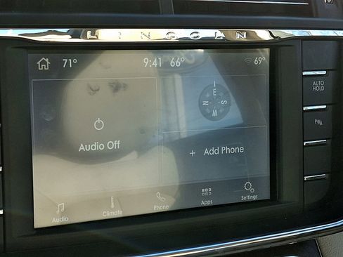 Used 2019 Lincoln Continental Premiere image 16