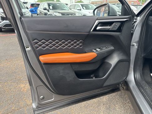 Used 2023 Mitsubishi Outlander SEL FWD image 12