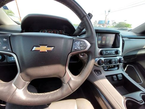 Used 2015 Chevrolet Suburban LT image 16