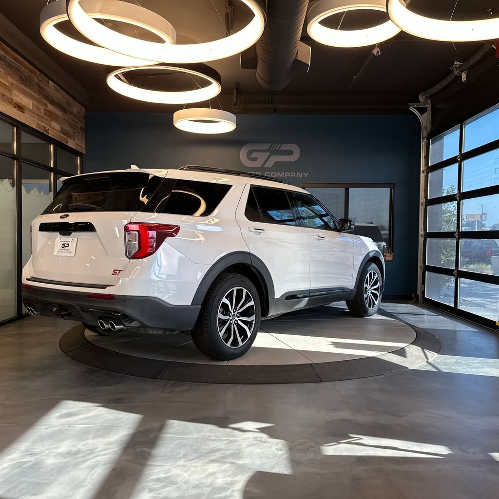 Used 2020 Ford Explorer ST w/ Premium Technology Package AWD/4WD image 3