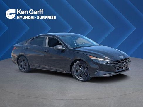 Used 2022 Hyundai Elantra SEL w/ Preferred Accessory Package FWD image 1