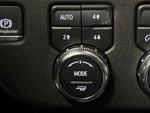 Used 2025 GMC Sierra 1500 Elevation image 23