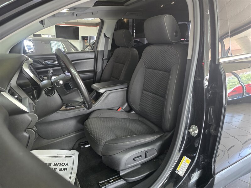 Used 2018 GMC Acadia SLE w/ Driver Alert Package I AWD/4WD image 9
