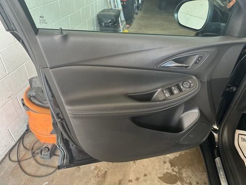 Used 2023 Buick Encore GX Preferred w/ Cold Weather Comfort Package FWD image 8