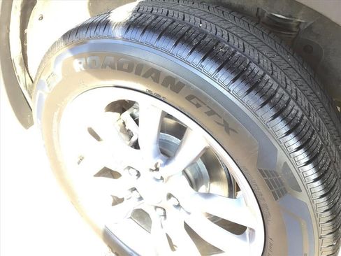 Used 2022 GMC Terrain SLT w/ LPO, Floor Liner Package image 15