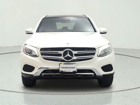 Used 2019 Mercedes-Benz GLC 300 4MATIC image 2