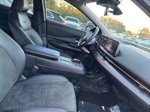 Used 2024 Nissan Ariya FWD image 13