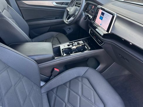 Used 2024 Volkswagen Atlas Cross Sport SE w/ Black Wheel Package FWD image 16