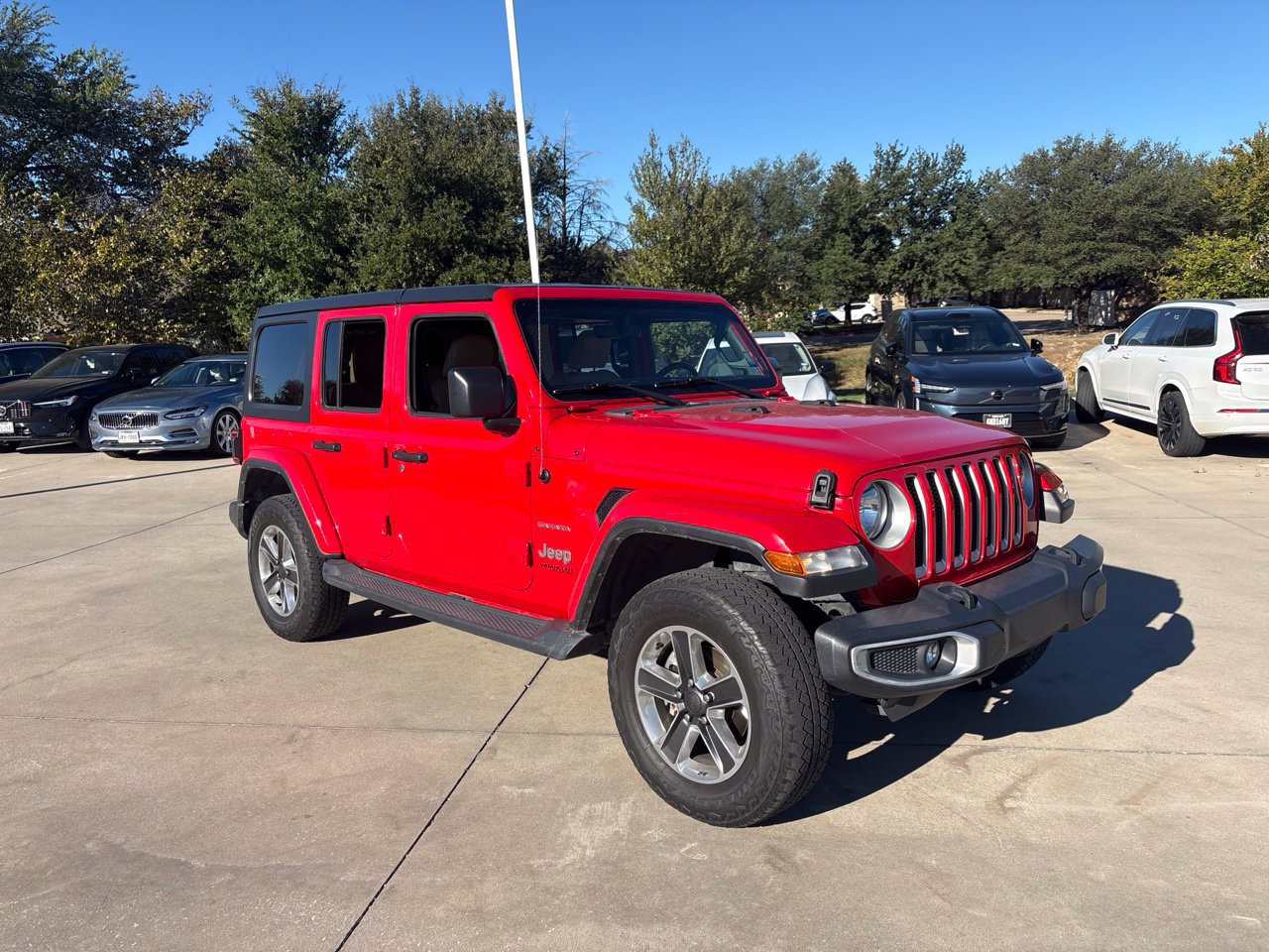 Used 2019 Jeep Wrangler Unlimited Sahara AWD/4WD image 3