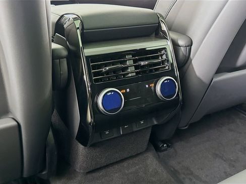 Used 2025 Land Rover Range Rover Sport Dynamic SE AWD/4WD image 16