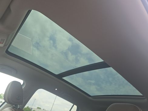 Certified 2023 Volkswagen Atlas SE w/ Panoramic Sunroof Package AWD/4WD image 9
