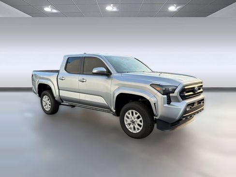 Used 2026 Toyota Tacoma SR5 AWD/4WD image 7