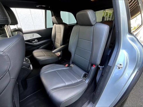 Used 2025 Mercedes-Benz GLS 450 4MATIC image 14