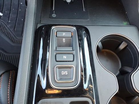 Used 2023 Honda Pilot TrailSport image 12