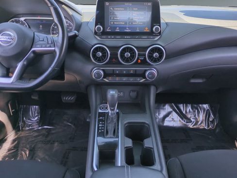 Used 2022 Nissan Sentra SV image 11