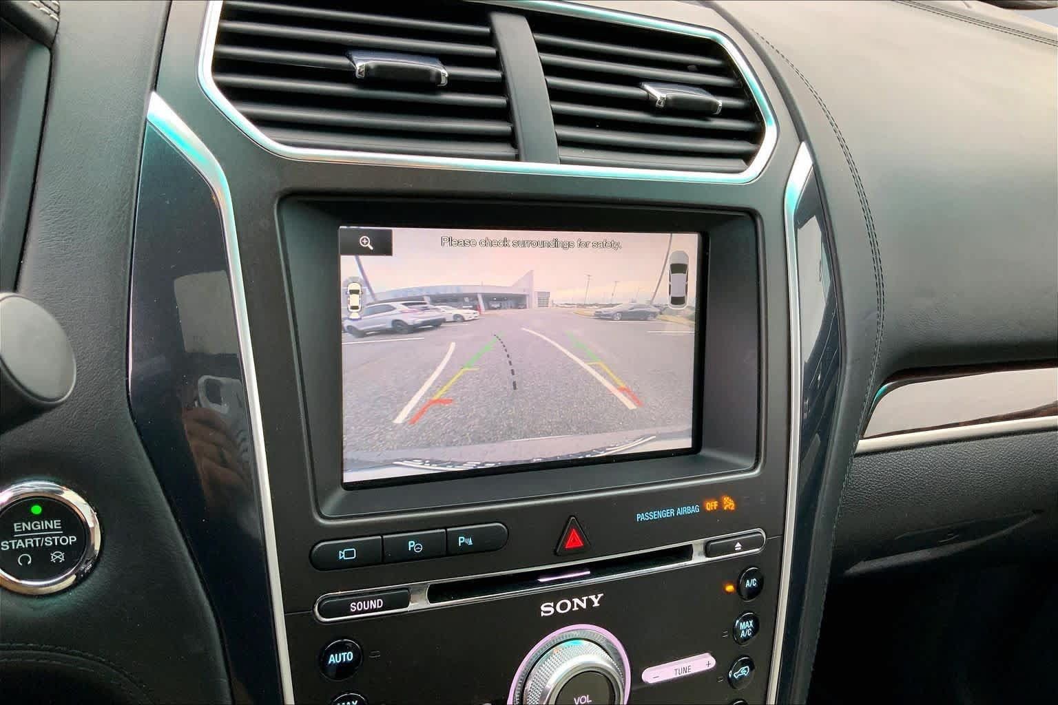 Used 2016 Ford Explorer Platinum AWD/4WD image 29