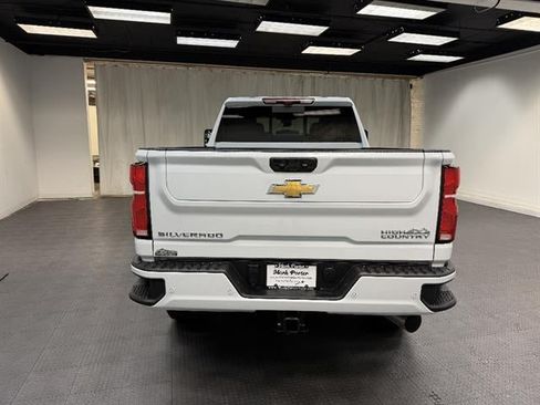 New 2026 Chevrolet Silverado 2500 High Country w/ High Country Premium Package AWD/4WD image 3