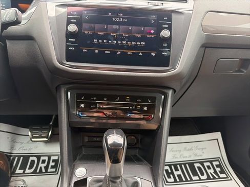 Used 2022 Volkswagen Tiguan SE R-Line image 28