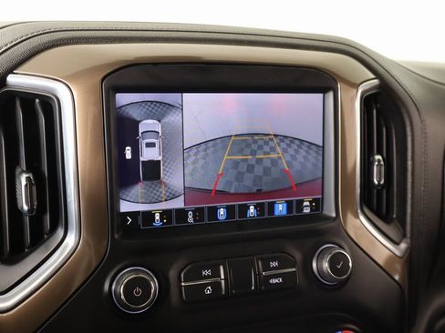 Used 2022 Chevrolet Silverado 1500 High Country w/ Technology Package image 6