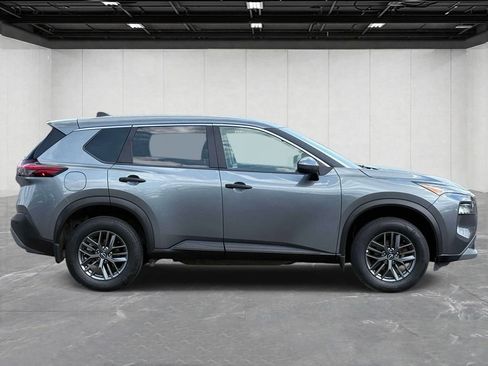 Used 2023 Nissan Rogue S AWD/4WD image 4
