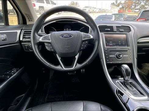Used 2016 Ford Fusion Titanium image 6