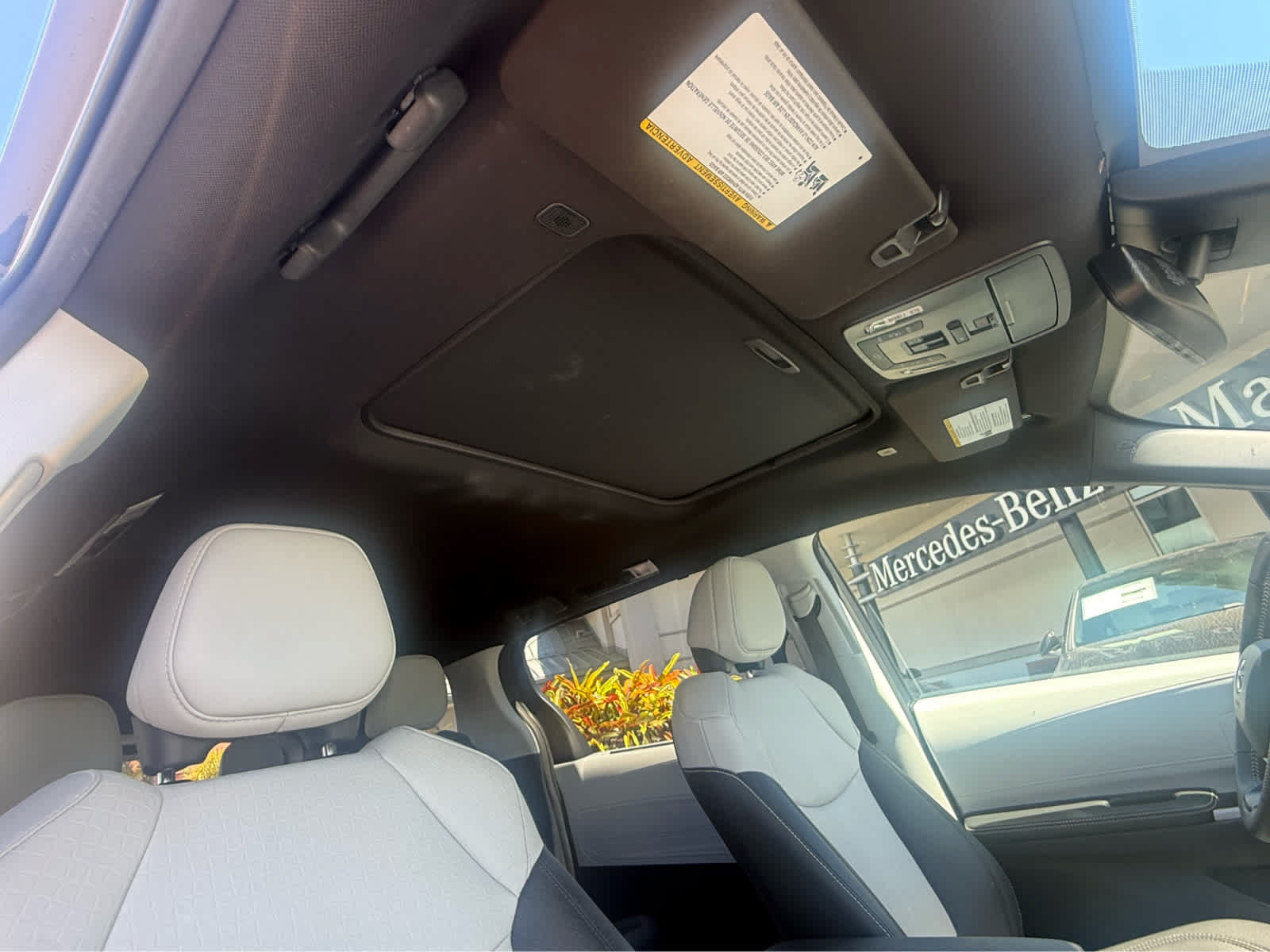 Used 2025 Toyota Sienna XSE FWD image 22