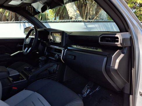 Certified 2025 Toyota Tacoma TRD Sport image 24