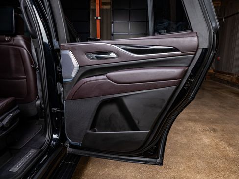 Used 2023 Cadillac Escalade Sport Platinum image 38