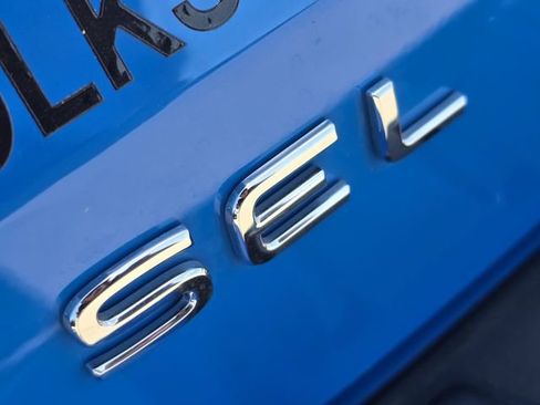 Used 2024 Volkswagen Taos SEL image 8