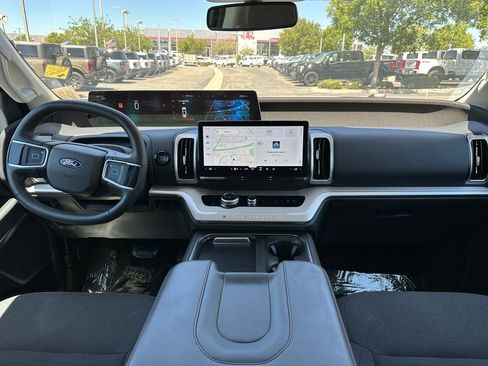 Used 2025 Ford Expedition Active RWD image 22