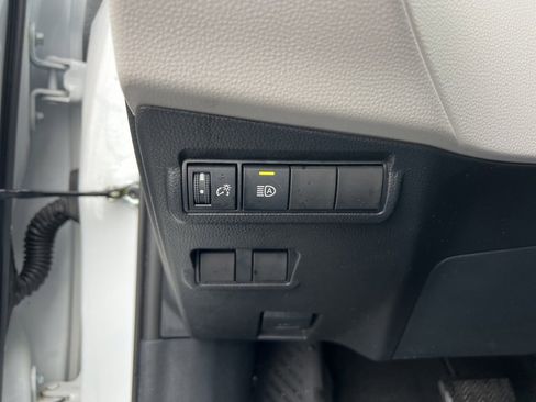 Used 2023 Toyota Corolla Cross L image 16