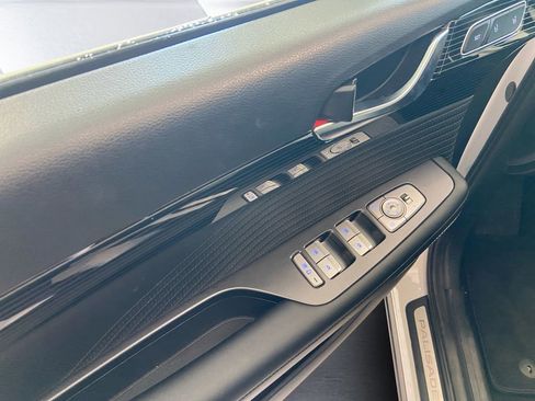 Used 2024 Hyundai Palisade Calligraphy image 11