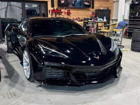 Used 2025 Chevrolet Corvette E-Ray w/ ZER Performance Package AWD/4WD image 9